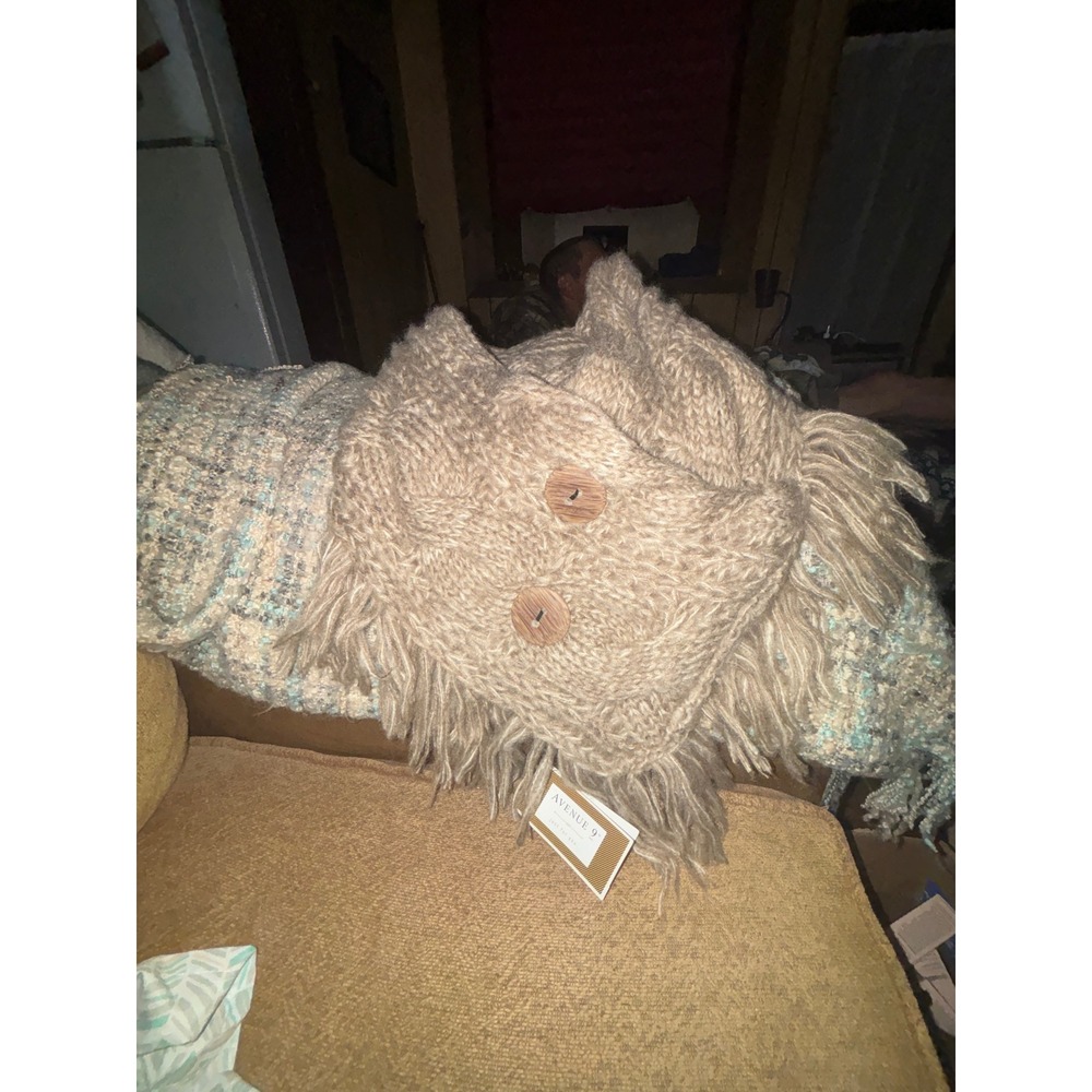Avenue 9 Women Taupe Chunky Knit Neck Wrap Cowl Scarf Fringe Wood Button 470253